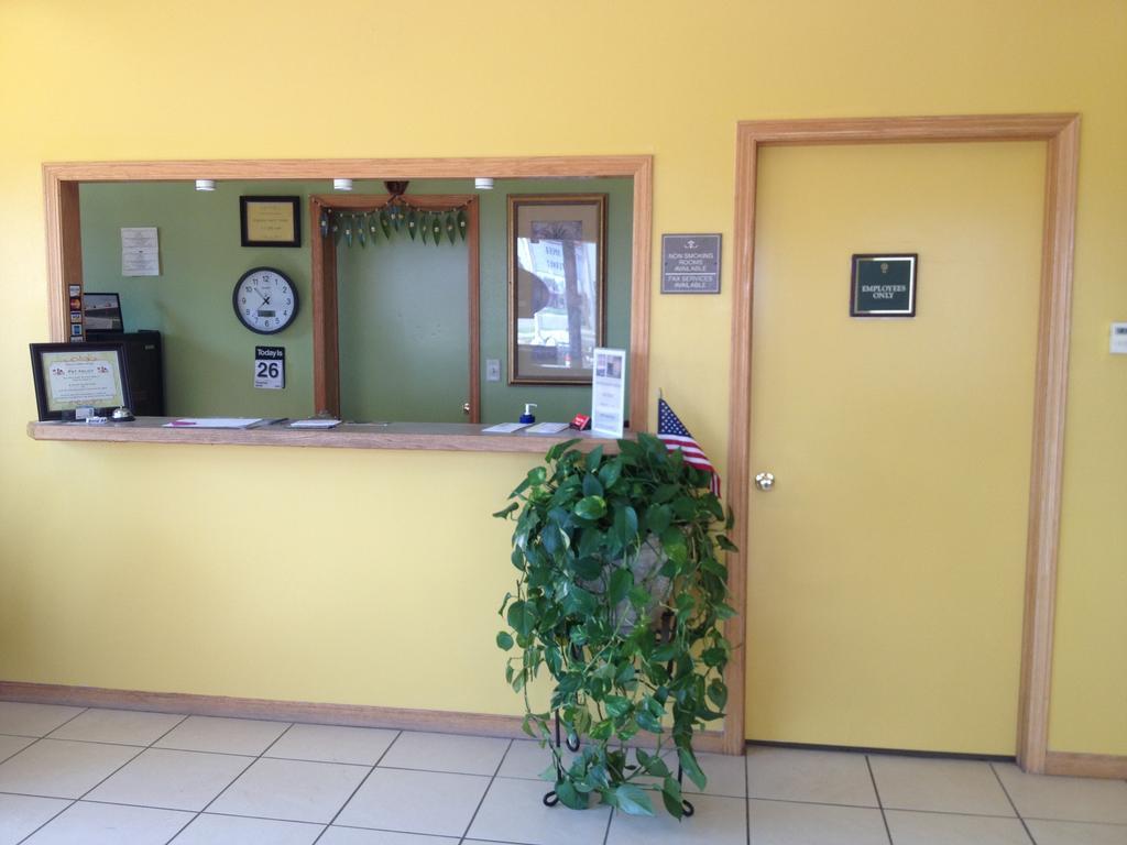 Trails West Motel South Hutchinson Zewnętrze zdjęcie