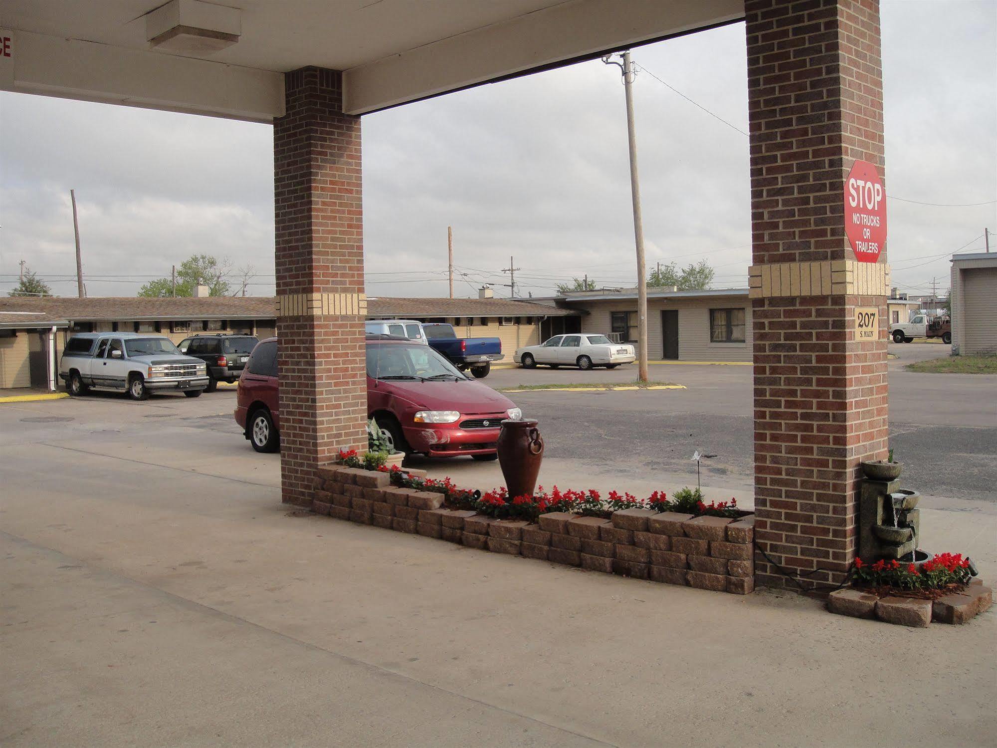 Trails West Motel South Hutchinson Zewnętrze zdjęcie
